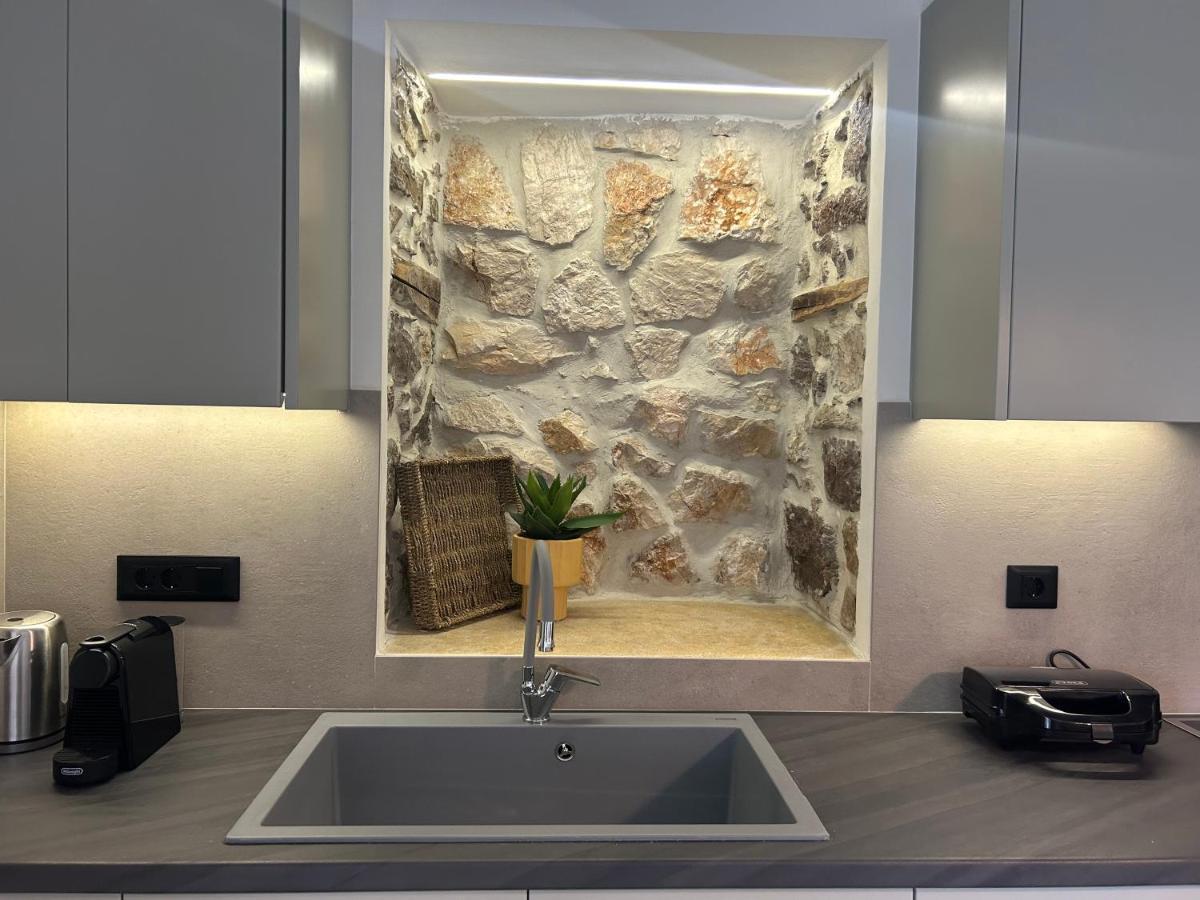Piedra Luxury Apartments นาฟปลิโอ ภายนอก รูปภาพ