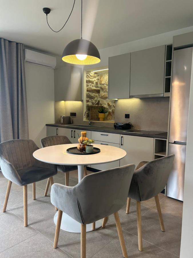 Piedra Luxury Apartments นาฟปลิโอ ภายนอก รูปภาพ