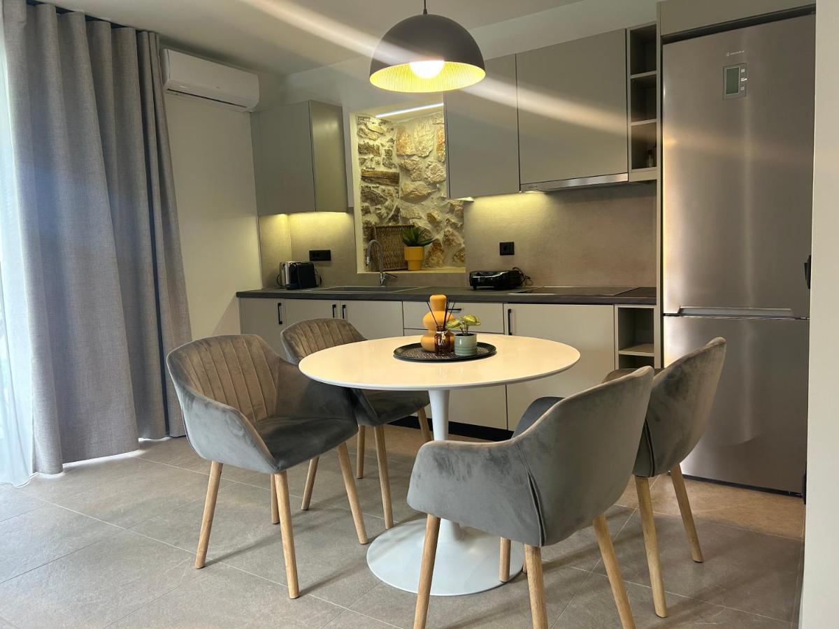 Piedra Luxury Apartments นาฟปลิโอ ภายนอก รูปภาพ